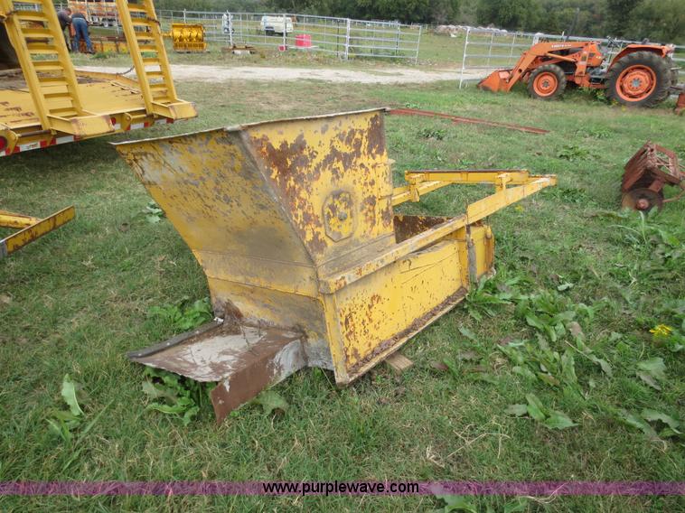 image for item I2209 24"W curb and gutter mold