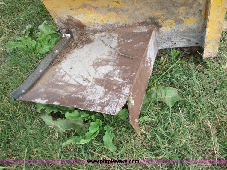 image for item I2209 24"W curb and gutter mold