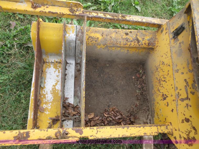 image for item I2209 24"W curb and gutter mold