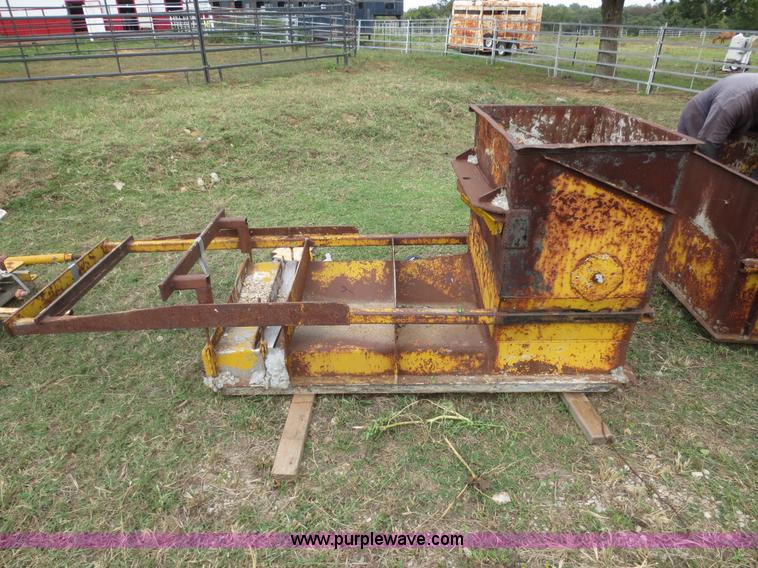 image for item I2209 24"W curb and gutter mold