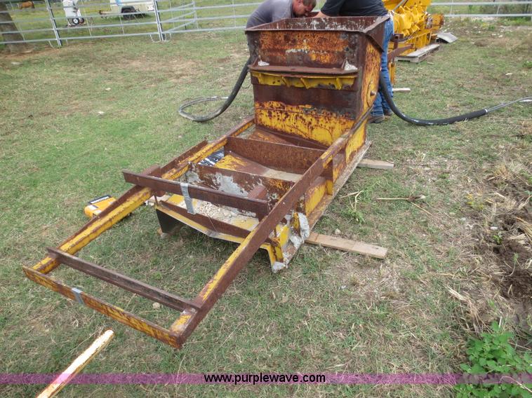 image for item I2209 24"W curb and gutter mold