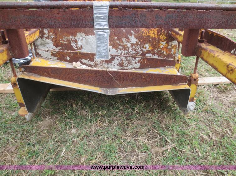 image for item I2209 24"W curb and gutter mold