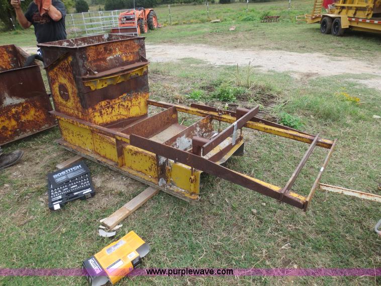 image for item I2209 24"W curb and gutter mold