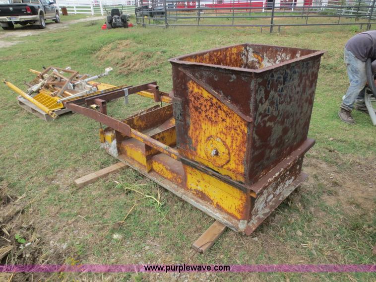 image for item I2209 24"W curb and gutter mold