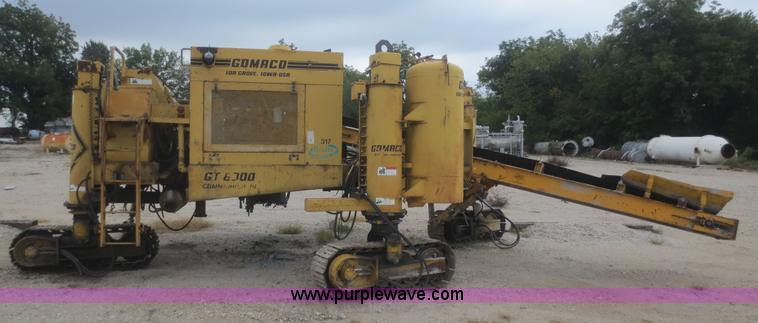 image for item I2211 1993 Gomaco GT6300 curb and gutter machine