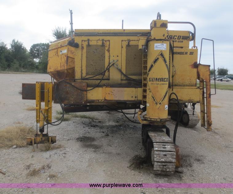 image for item I2211 1993 Gomaco GT6300 curb and gutter machine