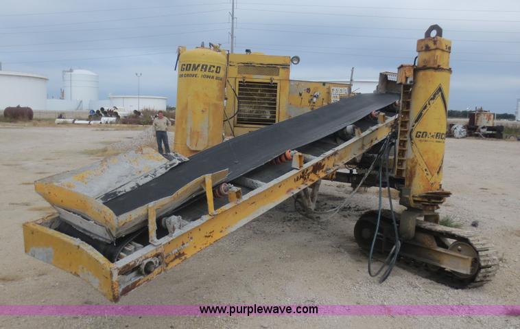 image for item I2211 1993 Gomaco GT6300 curb and gutter machine