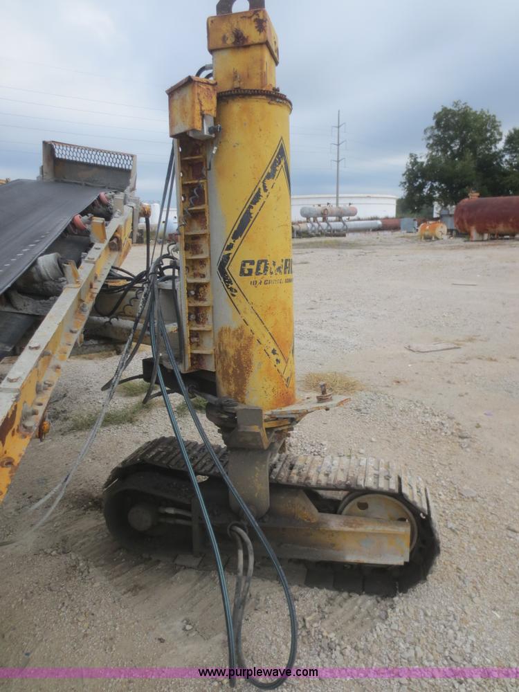 image for item I2211 1993 Gomaco GT6300 curb and gutter machine