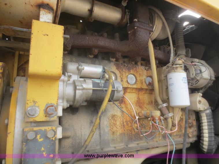 image for item I2211 1993 Gomaco GT6300 curb and gutter machine