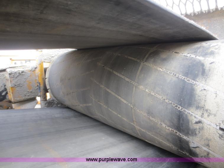 image for item I2211 1993 Gomaco GT6300 curb and gutter machine