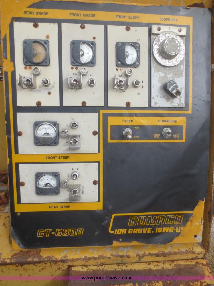 image for item I2211 1993 Gomaco GT6300 curb and gutter machine