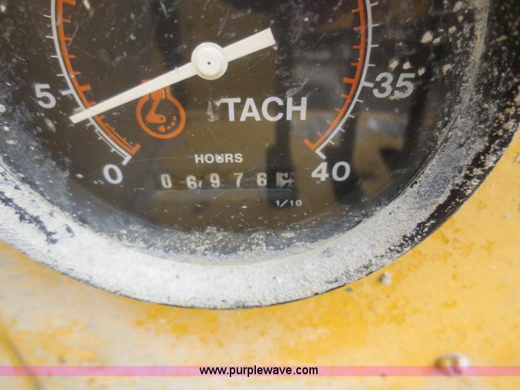 image for item I2211 1993 Gomaco GT6300 curb and gutter machine