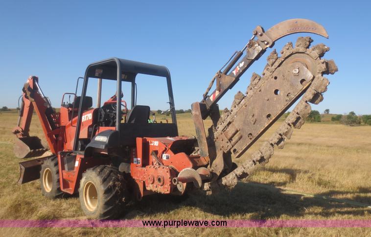image for item I2212 2003 Ditch Witch RT70M trencher