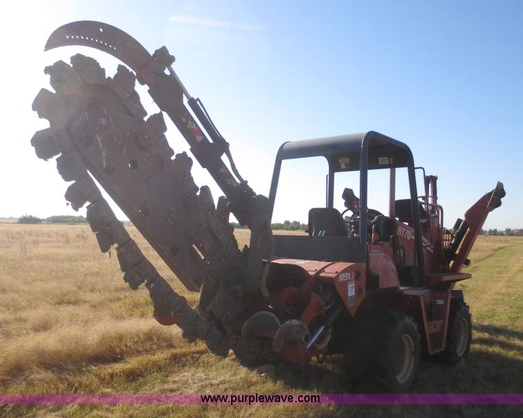 image for item I2212 2003 Ditch Witch RT70M trencher