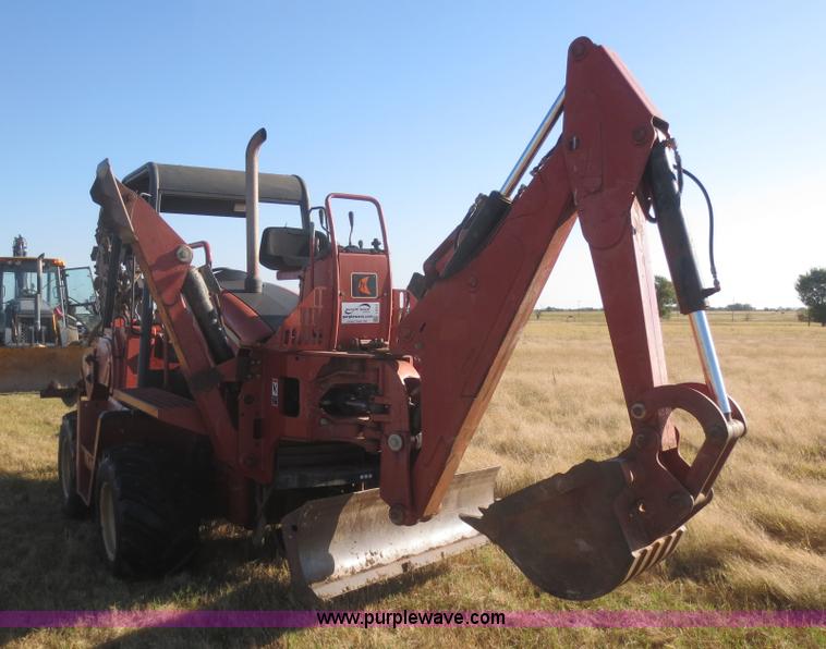 image for item I2212 2003 Ditch Witch RT70M trencher
