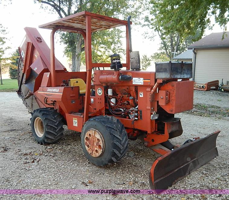 image for item I5395 Ditch Witch 6510 rock saw trencher