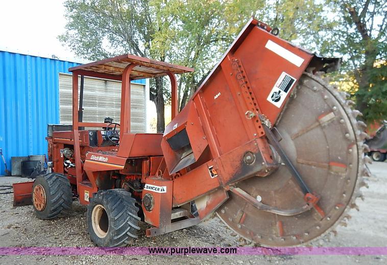image for item I5395 Ditch Witch 6510 rock saw trencher