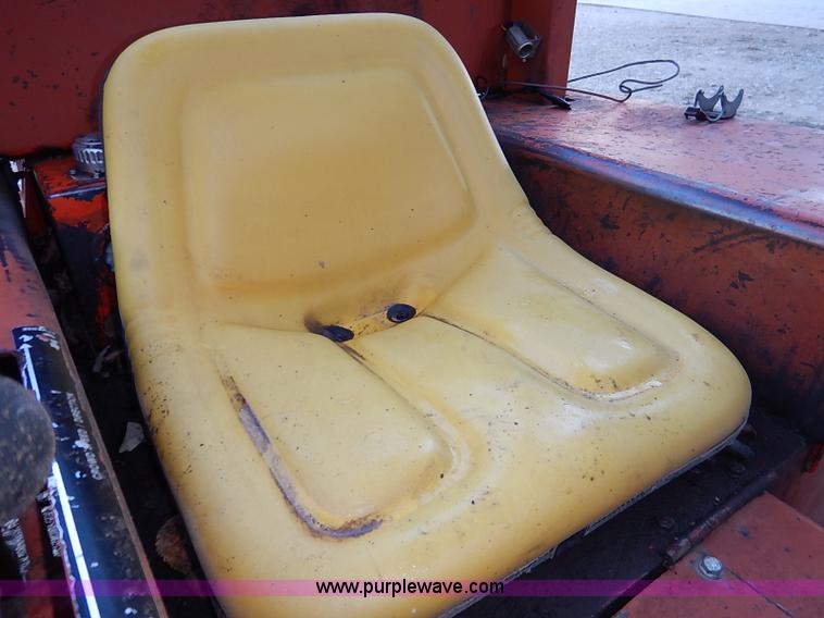 image for item I5395 Ditch Witch 6510 rock saw trencher