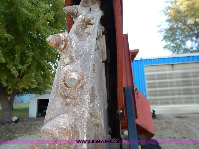 image for item I5395 Ditch Witch 6510 rock saw trencher