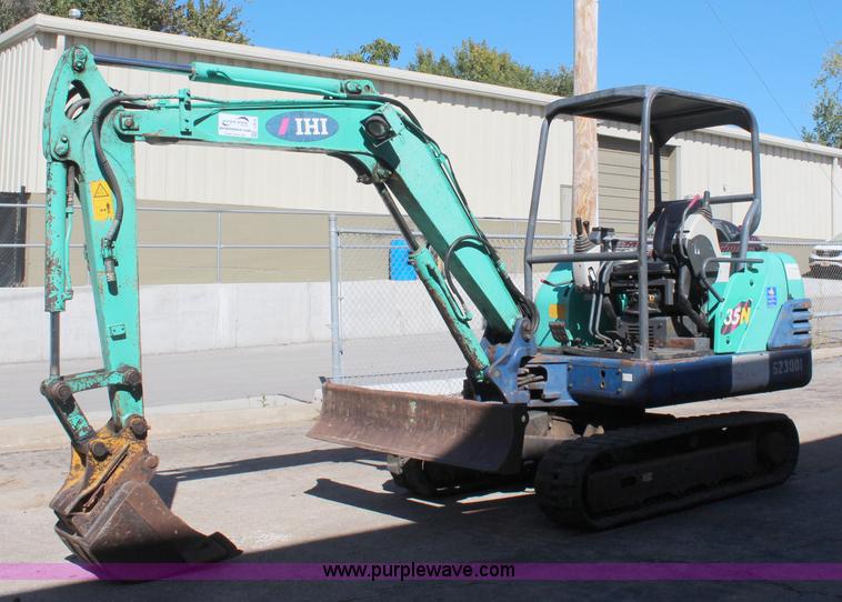 image for item I5878 2004 IHI 35N mini excavator