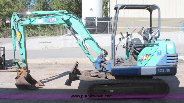 image for item I5878 2004 IHI 35N mini excavator