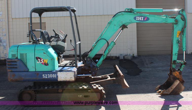 image for item I5878 2004 IHI 35N mini excavator