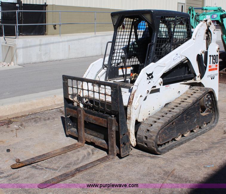 image for item I5879 2007 Bobcat T190 skid steer