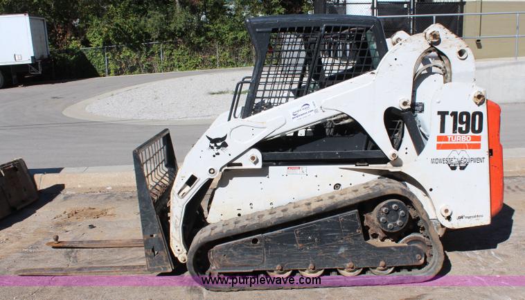 image for item I5879 2007 Bobcat T190 skid steer