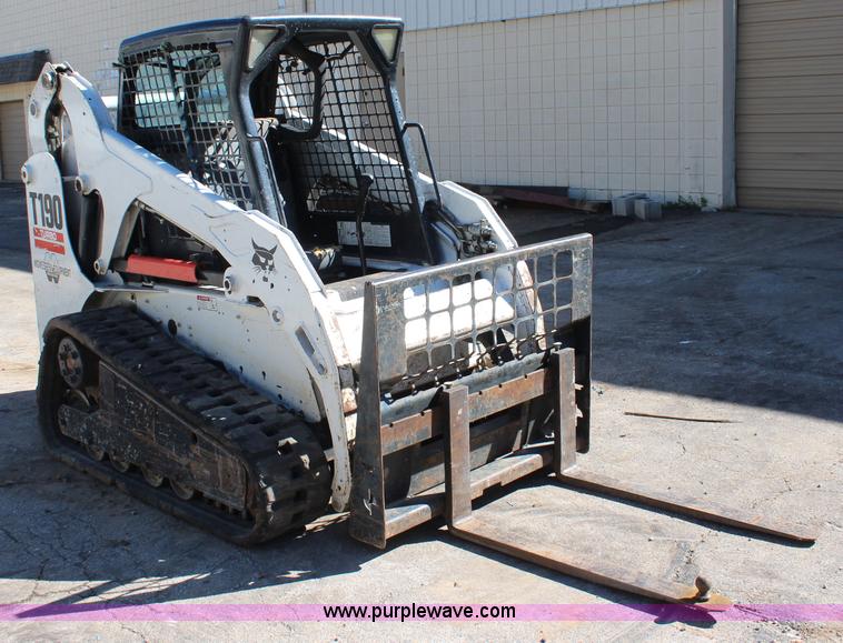 image for item I5879 2007 Bobcat T190 skid steer