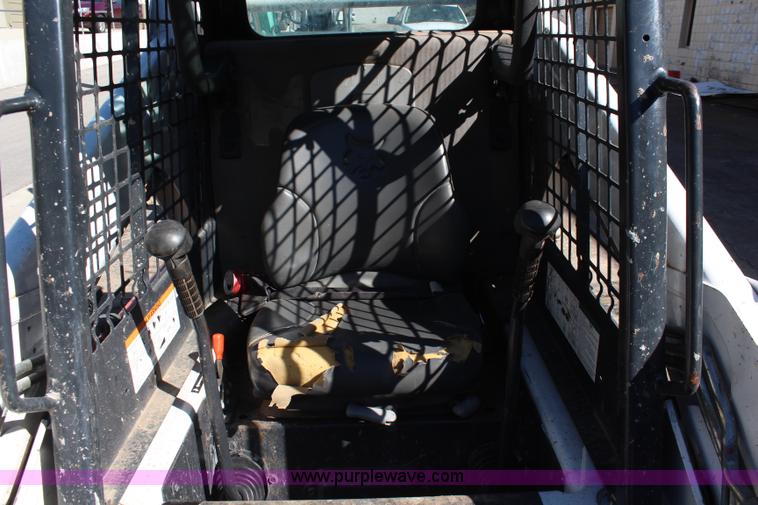 image for item I5879 2007 Bobcat T190 skid steer
