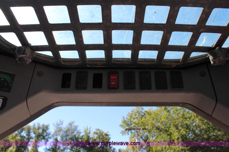 image for item I5879 2007 Bobcat T190 skid steer