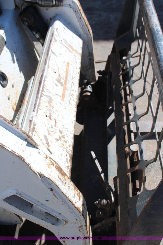 image for item I5879 2007 Bobcat T190 skid steer