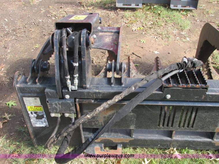 image for item J2404 Caterpillar 2869300 skid steer grapple bucket