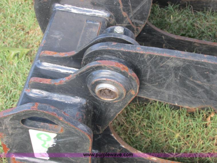 image for item J2404 Caterpillar 2869300 skid steer grapple bucket