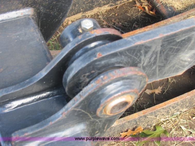 image for item J2404 Caterpillar 2869300 skid steer grapple bucket