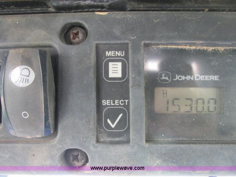 image for item J2405 2005 John Deere 332 skid steer