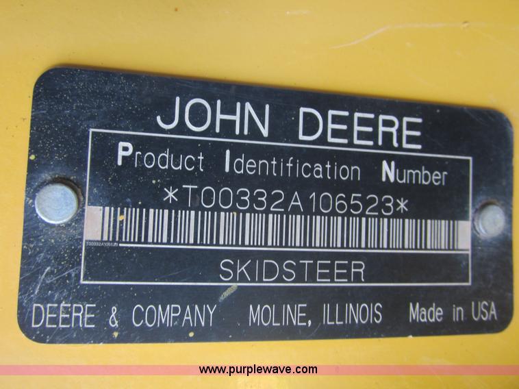 image for item J2405 2005 John Deere 332 skid steer