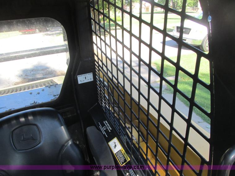 image for item J2405 2005 John Deere 332 skid steer