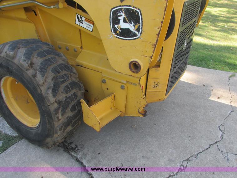 image for item J2405 2005 John Deere 332 skid steer