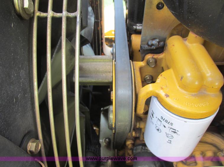 image for item J2405 2005 John Deere 332 skid steer