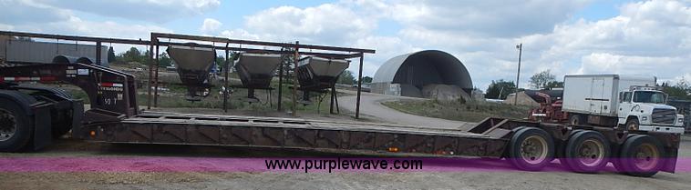 image for item J3199 1995 Trail King lowboy trailer