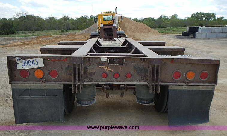 image for item J3199 1995 Trail King lowboy trailer