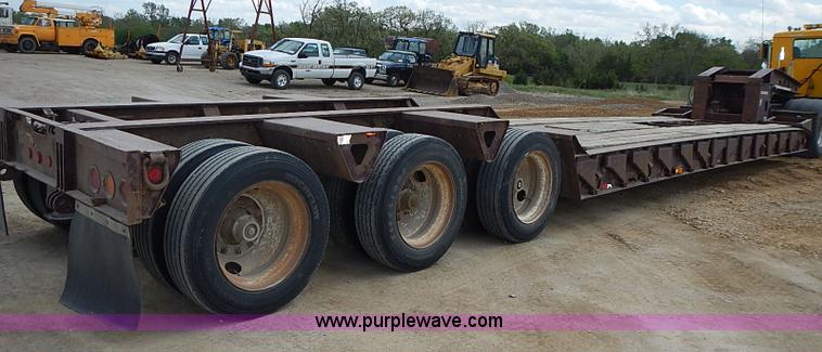 image for item J3199 1995 Trail King lowboy trailer