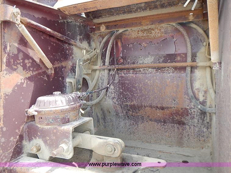 image for item J3199 1995 Trail King lowboy trailer