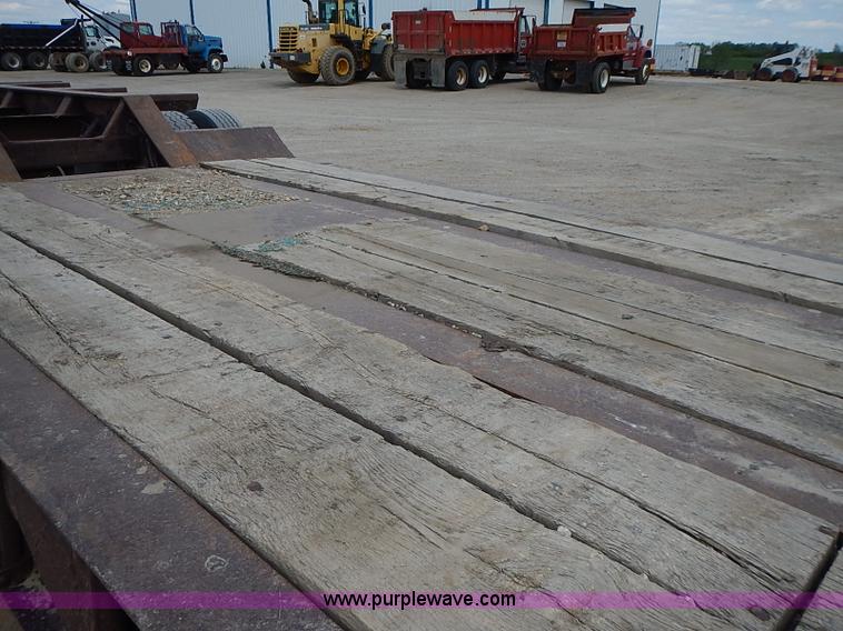 image for item J3199 1995 Trail King lowboy trailer