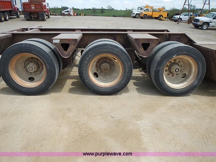 image for item J3199 1995 Trail King lowboy trailer