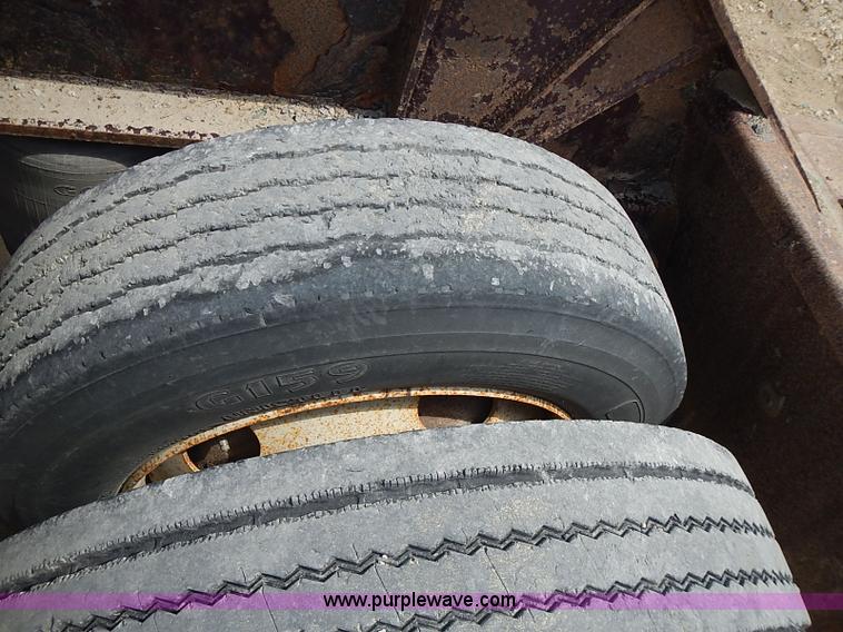 image for item J3199 1995 Trail King lowboy trailer