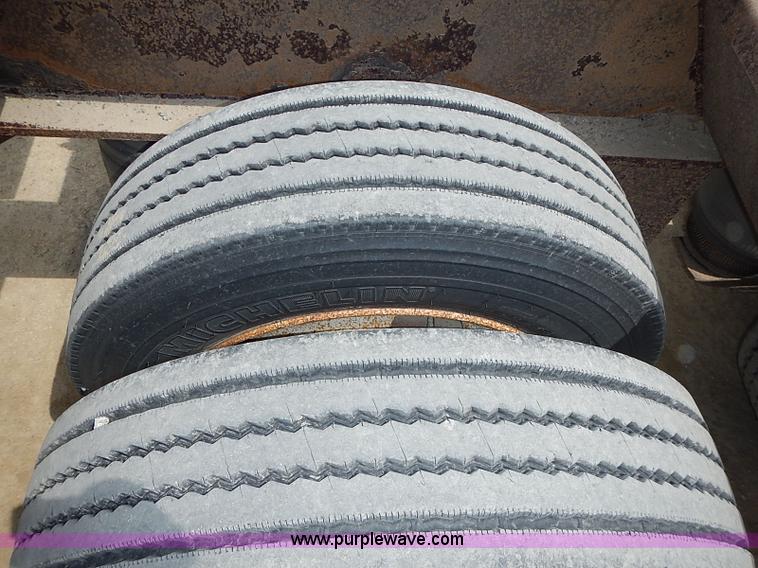 image for item J3199 1995 Trail King lowboy trailer