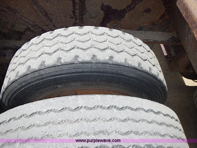 image for item J3199 1995 Trail King lowboy trailer