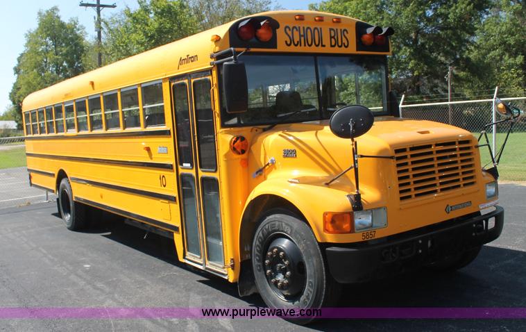 image for item AJ9317 1997 International 3800 school bus